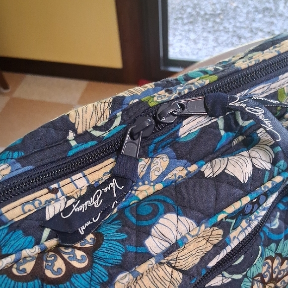 Vera Bradley Blue and Green Floral Travel Bag - Picture 3 of 9